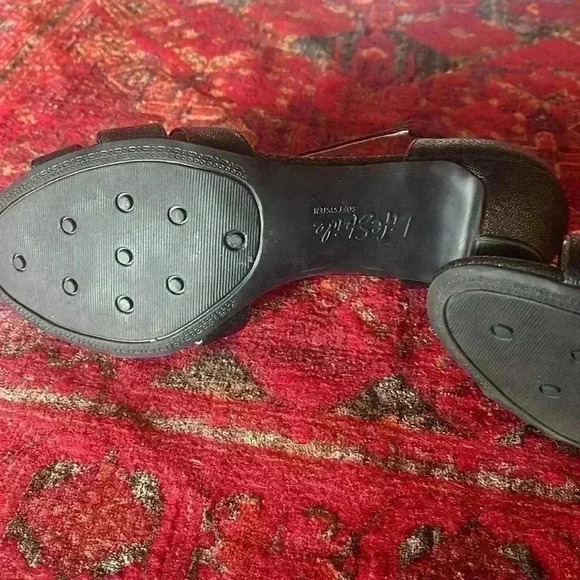 Lifestride soft system women’s size 8.5 black sandals. - Picture 8 of 9